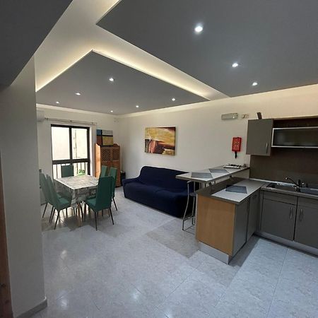 No 6 Poseidon Apartment San Ġiljan Extérieur photo